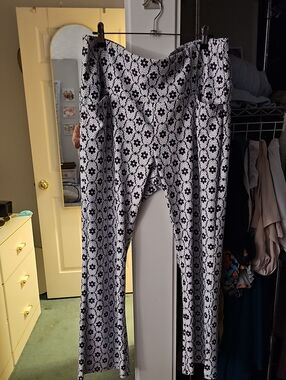 Black & White Floral Print Wide-Leg Jumpsuit Pants